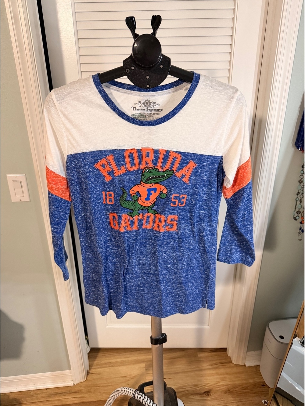 Three Square Florida Gators blue and white 3/4 sleeve shirt